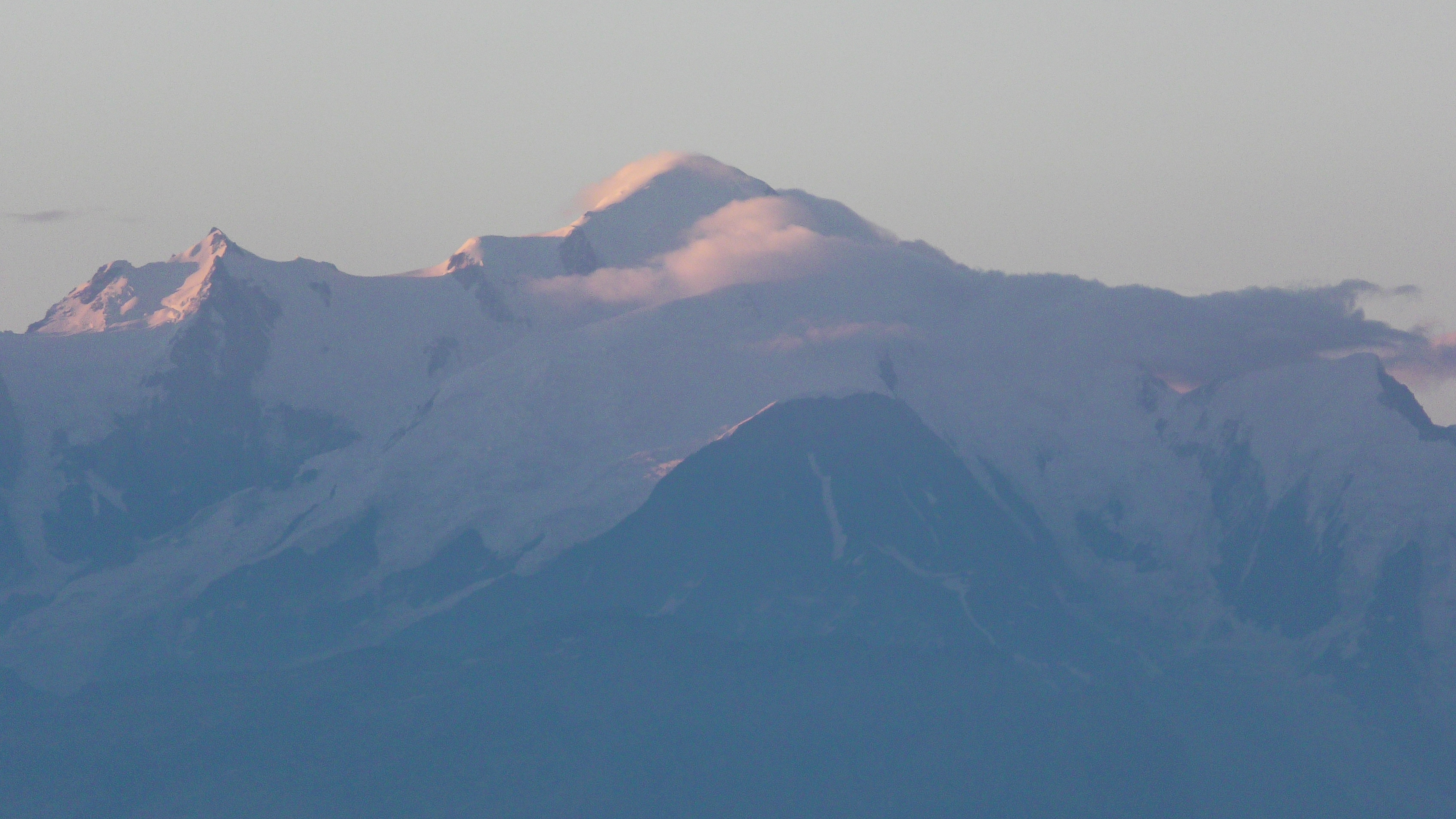 Aurore sur le Mont-Blanc